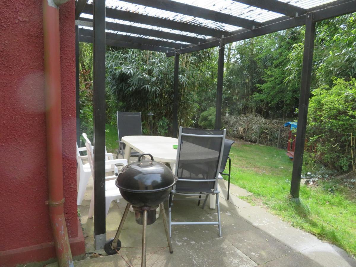 Ferienhaus Auf Vier-Linden-Hof Villa Kuden Ngoại thất bức ảnh