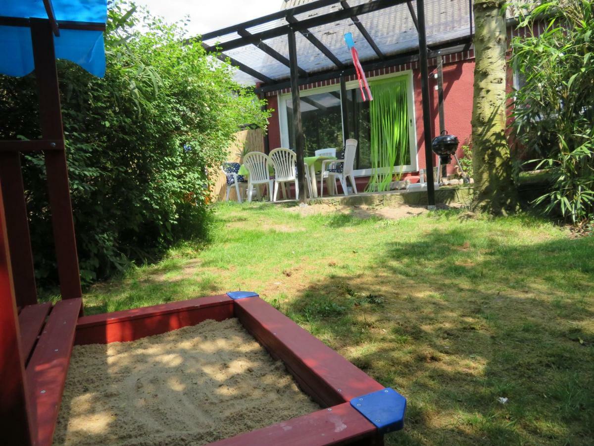 Ferienhaus Auf Vier-Linden-Hof Villa Kuden Ngoại thất bức ảnh